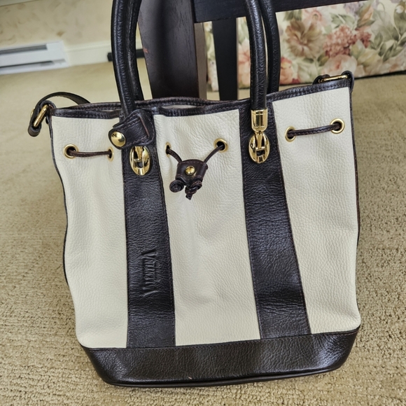 Used Valentina Carrano Two-Tone Leather Bucket Bag - Picture 1 of 5